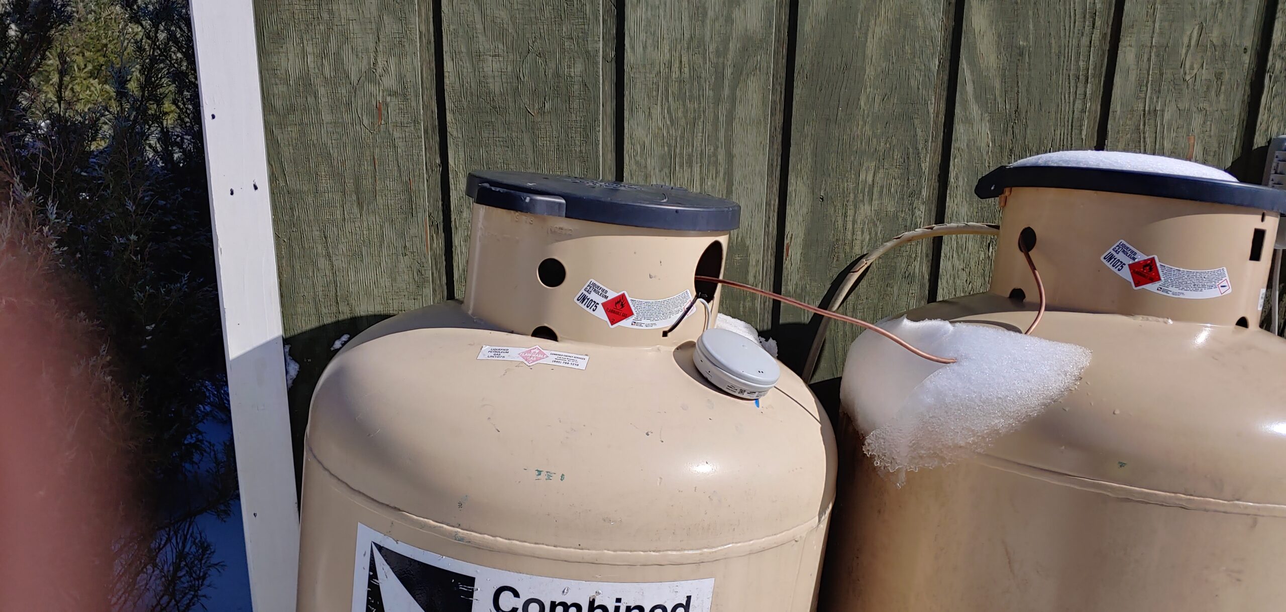 Tank Monitor on beige propane tank